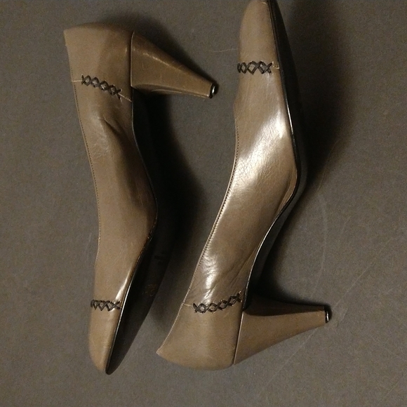 VGUC. Papagallo made in Italy heels. - Picture 2 of 12